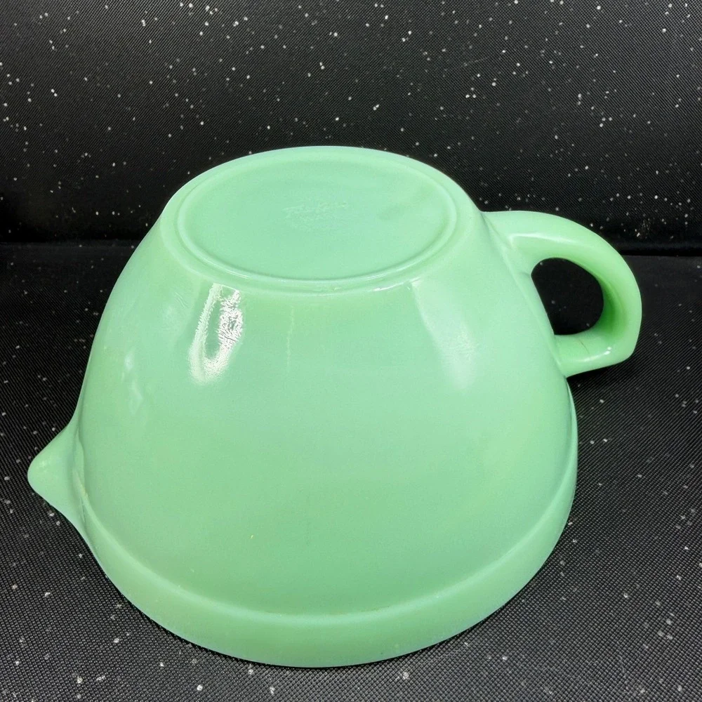 Fire King Jadeite Glass Batter Bowl with Spout and Handle Vintage Green 9in